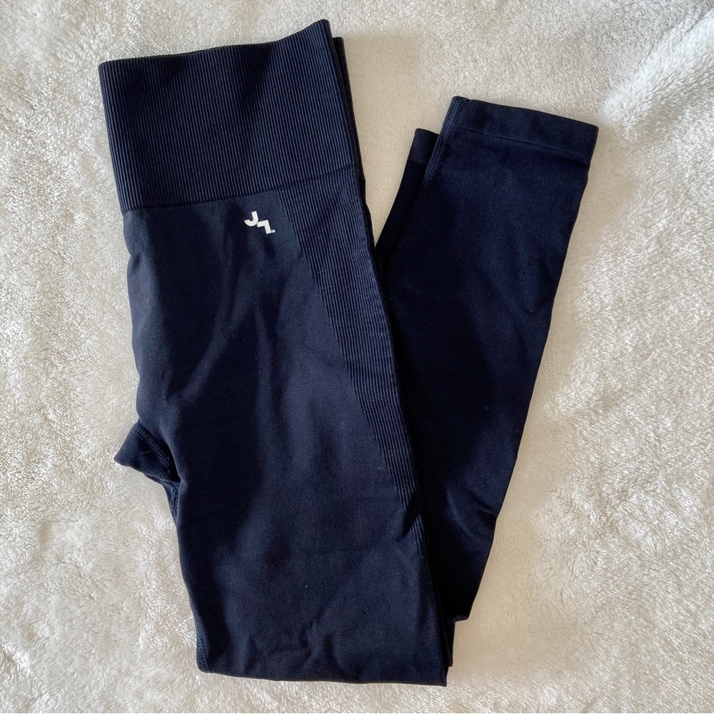 TARGET JOYLAB RIBBED SEAMLESS HIGH RISE 7/8 YOGA PILATES LEGGINGS SMALL